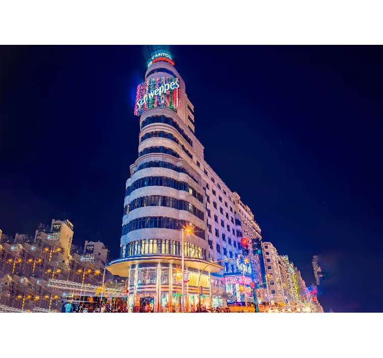 Store enrouleur chambre gran vía au crépuscule - TenStickers