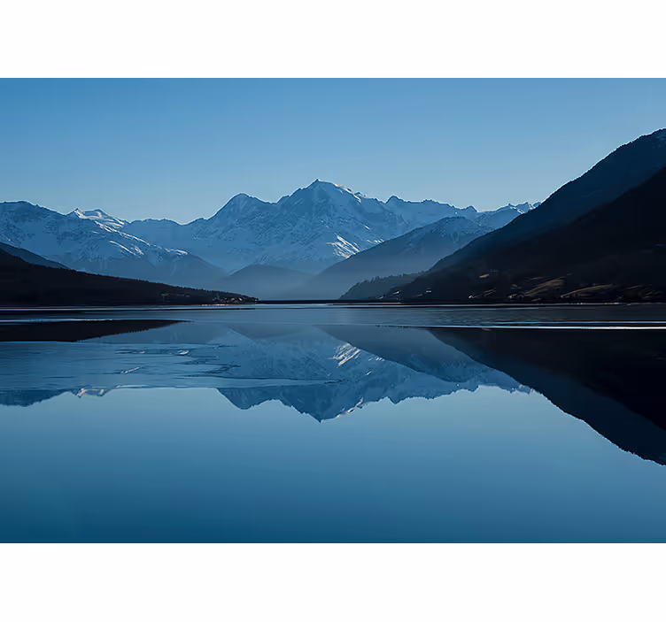Tapisserie montagne reflets sereins des montagnes - TenStickers
