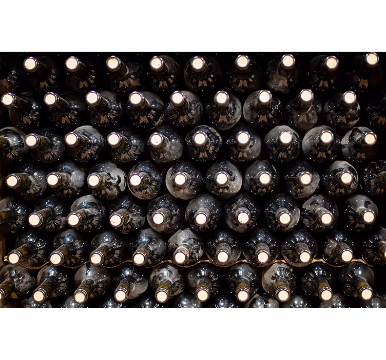Tapisserie murale vintage bouteilles d'une cave - TenStickers
