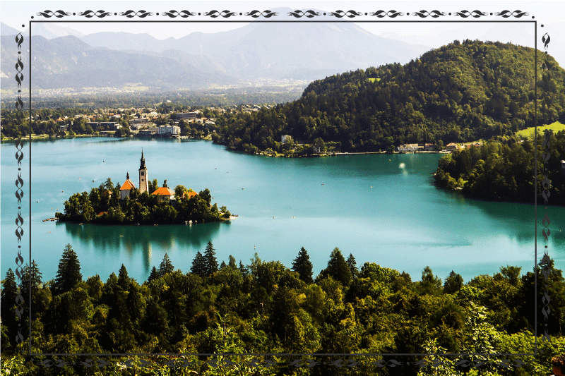 Set de table moderne vue paisible sur le lac - TenStickers