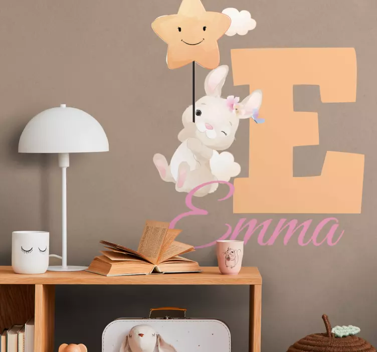 Sticker enfant lapin avec initiale et prénom - TenStickers
