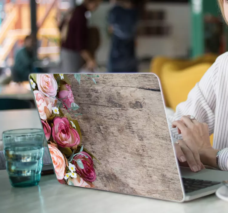 Sticker Ordinateur Portable Roses en Dessins - TenStickers