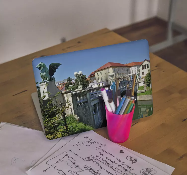 Sticker pour ordinateur vue du pont du dragon - TenStickers