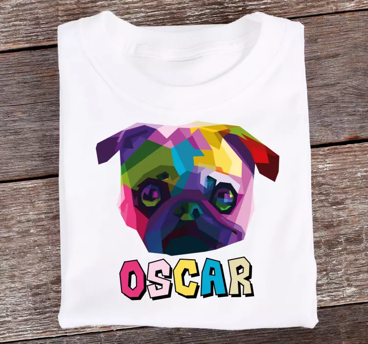 T-shirts chien carlin avec animaux géométriques avec nom - TenStickers